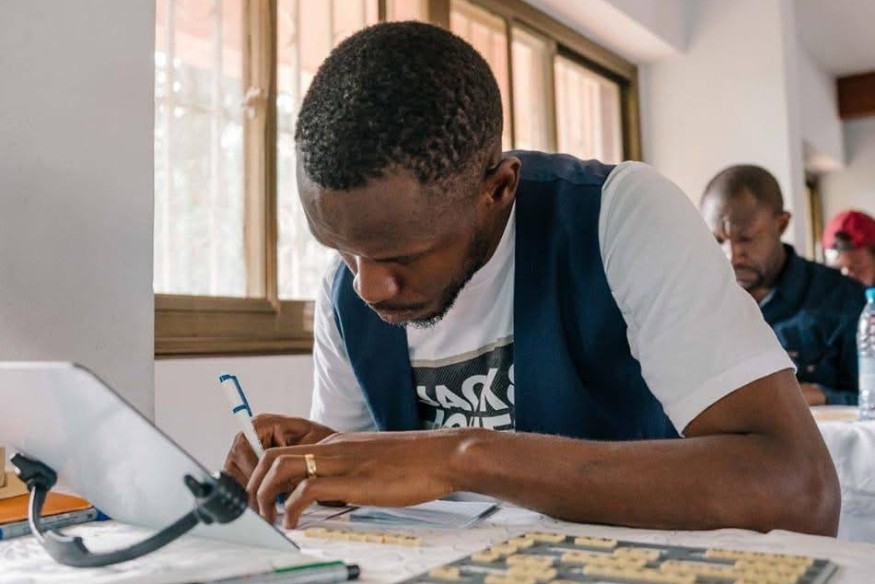 SUPERS MASTERS INTERNATIONAUX DE SCRABBLE 2026 : Ivan Seundjeu, remporte le Défi